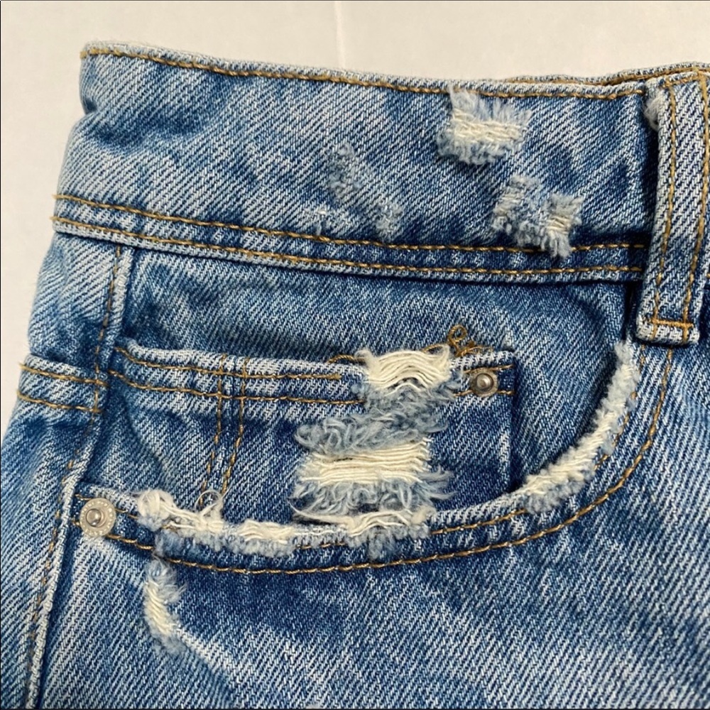 Distressed skirt - Picture 4 of 6